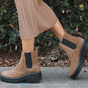 Marc Fisher LTD Padmia Chelsea suede leather lug sole ankle book size 8.5